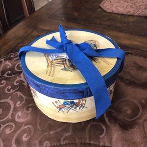 Au Bistrot DeLa Place dessert plates set